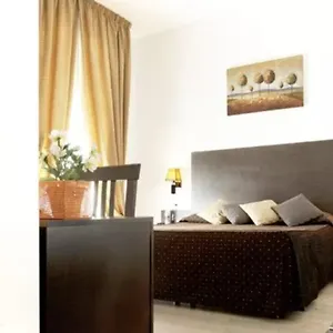 2* בית הארחה Roman Residence